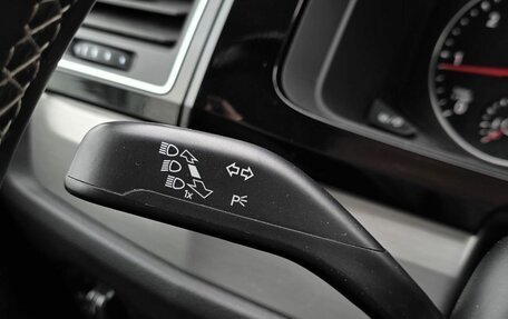 Volkswagen Multivan T6 рестайлинг, 2018 год, 4 700 000 рублей, 15 фотография