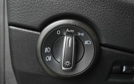 Volkswagen Multivan T6 рестайлинг, 2018 год, 4 700 000 рублей, 20 фотография