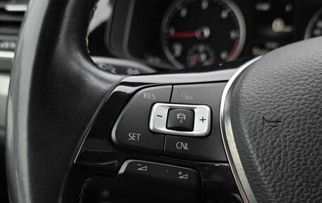 Volkswagen Multivan T6 рестайлинг, 2018 год, 4 700 000 рублей, 13 фотография