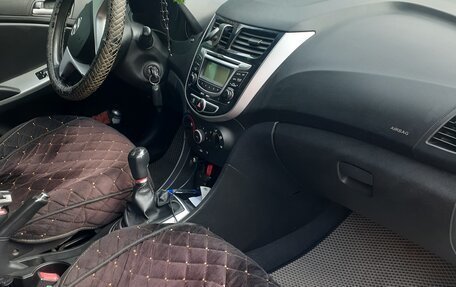 Hyundai Solaris II рестайлинг, 2013 год, 850 000 рублей, 3 фотография