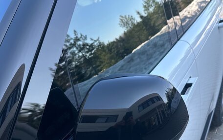 Land Rover Range Rover IV рестайлинг, 2022 год, 15 700 000 рублей, 10 фотография