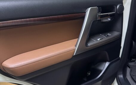 Toyota Land Cruiser 200, 2014 год, 7 250 000 рублей, 3 фотография