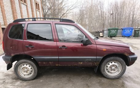 Chevrolet Niva I рестайлинг, 2004 год, 200 000 рублей, 2 фотография