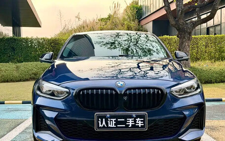 BMW 1 серия, 2022 год, 1 850 000 рублей, 2 фотография