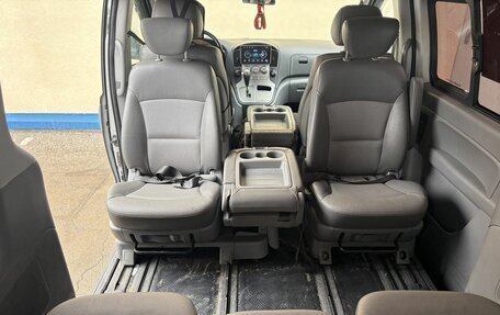 Hyundai Grand Starex Grand Starex I рестайлинг 2, 2011 год, 1 470 000 рублей, 11 фотография