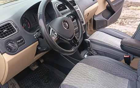 Volkswagen Polo VI (EU Market), 2015 год, 700 000 рублей, 3 фотография