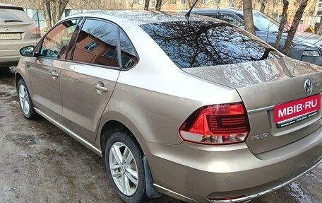 Volkswagen Polo VI (EU Market), 2015 год, 700 000 рублей, 2 фотография