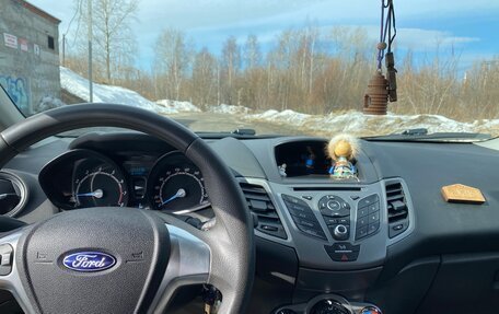 Ford Fiesta, 2016 год, 800 000 рублей, 2 фотография