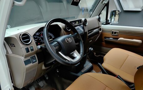 Toyota Land Cruiser 70, 2022 год, 9 190 000 рублей, 14 фотография