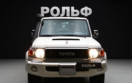 Toyota Land Cruiser 70, 2022 год, 9 190 000 рублей, 3 фотография