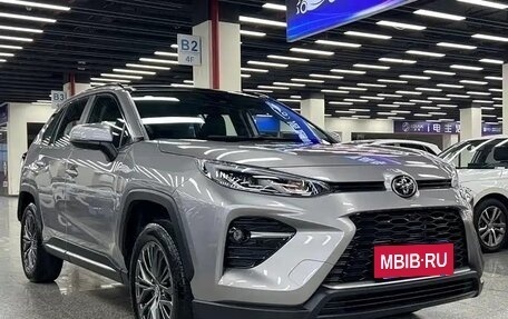 Toyota RAV4, 2023 год, 4 569 130 рублей, 3 фотография
