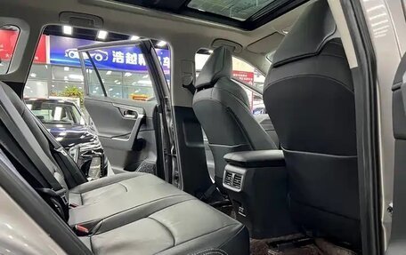 Toyota RAV4, 2023 год, 4 569 130 рублей, 10 фотография