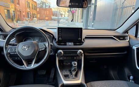 Toyota RAV4, 2020 год, 3 999 999 рублей, 8 фотография