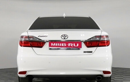 Toyota Camry, 2017 год, 2 697 000 рублей, 6 фотография