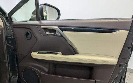 Lexus RX IV рестайлинг, 2020 год, 5 600 000 рублей, 25 фотография