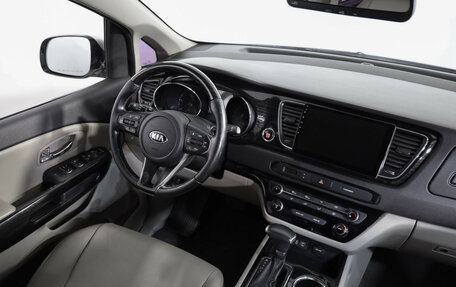 KIA Carnival III, 2018 год, 2 499 000 рублей, 8 фотография