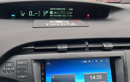 Toyota Prius, 2010 год, 990 000 рублей, 10 фотография