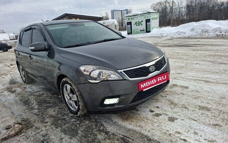KIA cee'd I рестайлинг, 2010 год, 600 000 рублей, 3 фотография