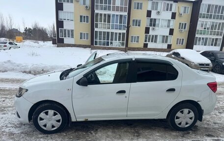 Renault Logan II, 2017 год, 650 000 рублей, 2 фотография