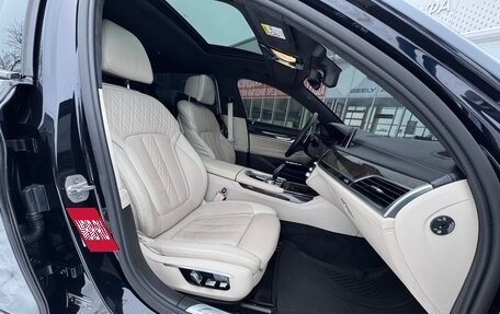 BMW 7 серия, 2015 год, 2 700 000 рублей, 9 фотография