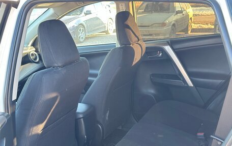 Toyota RAV4, 2017 год, 2 350 000 рублей, 13 фотография