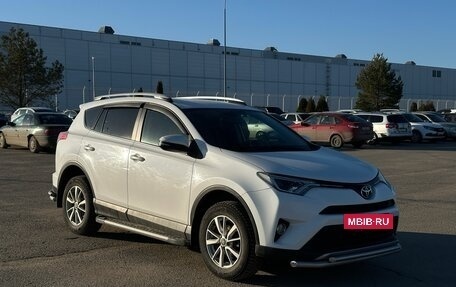 Toyota RAV4, 2017 год, 2 350 000 рублей, 3 фотография