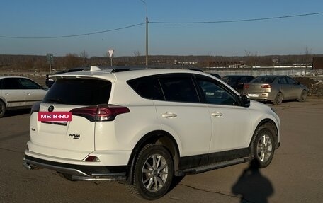 Toyota RAV4, 2017 год, 2 350 000 рублей, 5 фотография