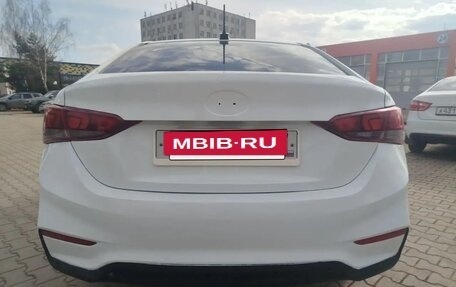 Hyundai Solaris II рестайлинг, 2017 год, 990 000 рублей, 2 фотография