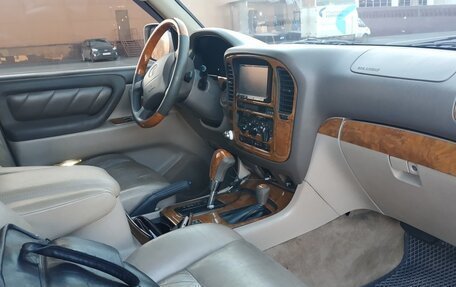 Toyota Land Cruiser 100 рестайлинг 2, 1999 год, 800 000 рублей, 2 фотография