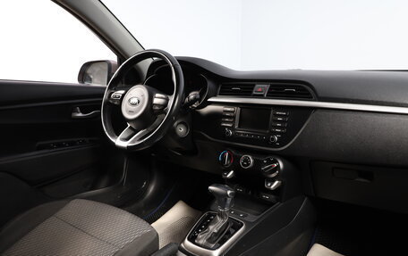 KIA Rio IV, 2018 год, 1 599 000 рублей, 10 фотография