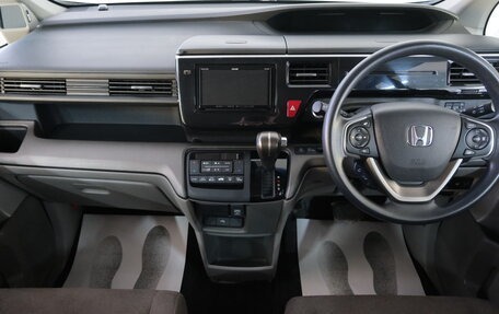 Honda Stepwgn IV, 2019 год, 2 299 000 рублей, 16 фотография