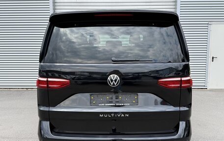 Volkswagen Multivan, 2023 год, 4 150 000 рублей, 3 фотография