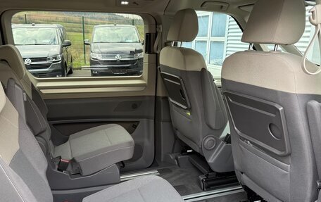 Volkswagen Multivan, 2023 год, 4 150 000 рублей, 21 фотография