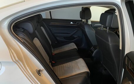 Volkswagen Passat B8 рестайлинг, 2017 год, 1 660 000 рублей, 17 фотография