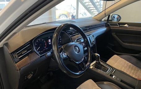 Volkswagen Passat B8 рестайлинг, 2017 год, 1 660 000 рублей, 23 фотография