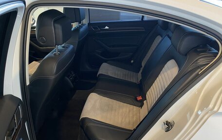 Volkswagen Passat B8 рестайлинг, 2017 год, 1 660 000 рублей, 25 фотография