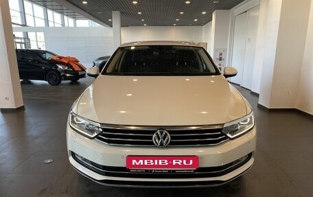 Volkswagen Passat B8 рестайлинг, 2017 год, 1 660 000 рублей, 8 фотография