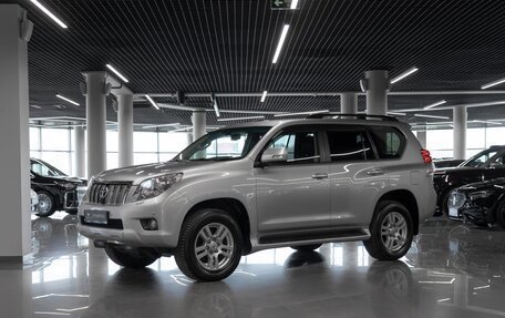 Toyota Land Cruiser Prado 150 рестайлинг 2, 2011 год, 3 080 000 рублей, 1 фотография