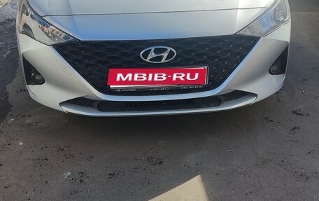 Hyundai Solaris II рестайлинг, 2021 год, 1 700 000 рублей, 1 фотография