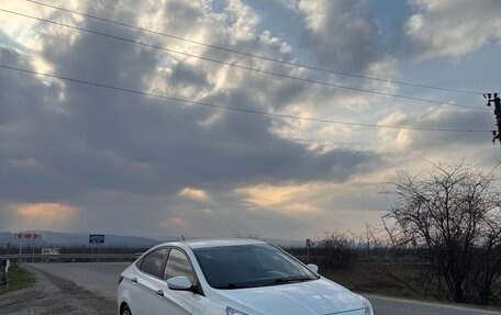 Hyundai Solaris II рестайлинг, 2012 год, 820 000 рублей, 1 фотография