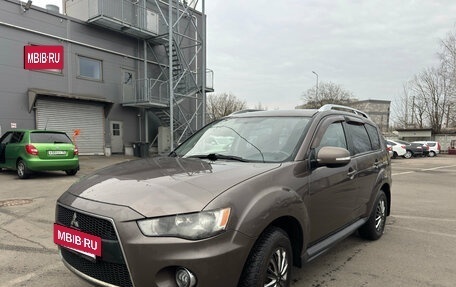 Mitsubishi Outlander III рестайлинг 3, 2010 год, 799 000 рублей, 3 фотография