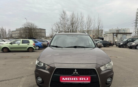 Mitsubishi Outlander III рестайлинг 3, 2010 год, 799 000 рублей, 2 фотография
