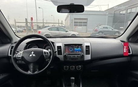 Mitsubishi Outlander III рестайлинг 3, 2010 год, 799 000 рублей, 10 фотография