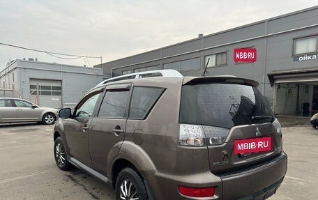 Mitsubishi Outlander III рестайлинг 3, 2010 год, 799 000 рублей, 7 фотография