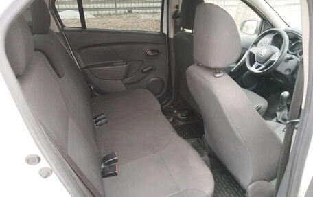 Renault Logan II, 2019 год, 650 000 рублей, 9 фотография