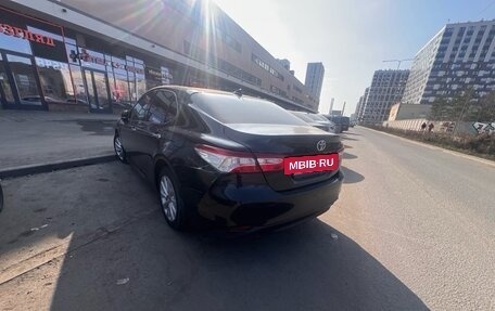 Toyota Camry, 2020 год, 2 700 000 рублей, 4 фотография