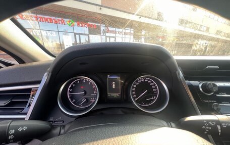 Toyota Camry, 2020 год, 2 700 000 рублей, 9 фотография