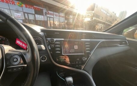 Toyota Camry, 2020 год, 2 700 000 рублей, 10 фотография