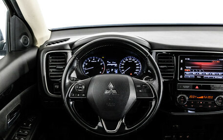 Mitsubishi Outlander III рестайлинг 3, 2019 год, 2 299 000 рублей, 11 фотография