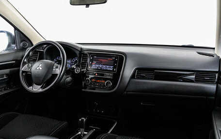 Mitsubishi Outlander III рестайлинг 3, 2019 год, 2 299 000 рублей, 9 фотография